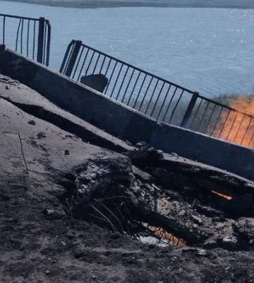 В Чонгарі та Генічеську &quot;прильоти&quot; по мостам