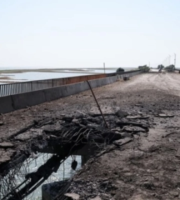 Окупаційна влада Херсонщини заявила про обстріл моста через Генічеську протоку
