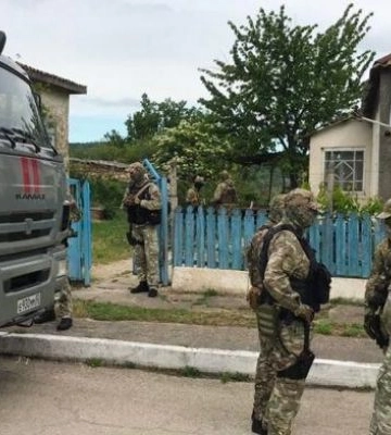 В селах под Мелитополем оккупанты по ночам проводят паспортный контроль 