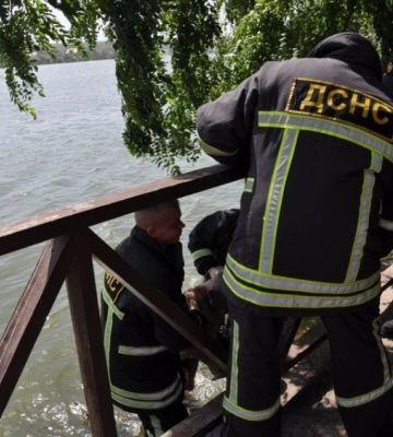 У Кропивницькому з Сугоклеї дістали тіло потопельника