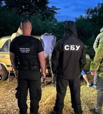 Схему по вывозу украинских уклонистов за границу организовала россиянка