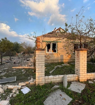 Росіяни скинули чотири керовані бомби на село в Харківській області, є жертви