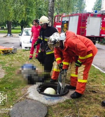 На Київщині в каналізації знайшли мертвими двох чоловіків (ФОТО)