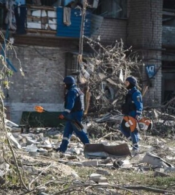 Спасательная операция в Покровске: ликвидировано 5 очагов пожаров. Предварительно под завалами людей нет. ФОТОрепортаж