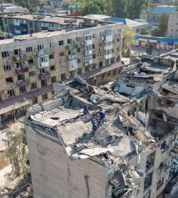 Российский удар по многоэтажке в Покровске: количество погибших возросло до девяти — Зеленский
