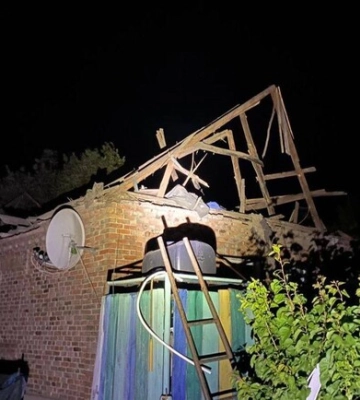Росіяни вночі вдарили по церкві і будинках в Дніпропетровській області. Загинув юнак, поранені ще троє людей