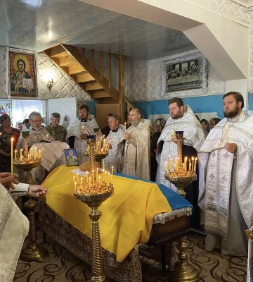 У рідному селі на Рівненщині відспівали захисника, який поліг на фронті