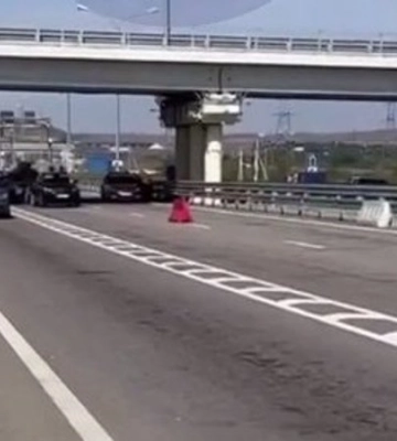 В окупованому Криму чули вибухи, в районі Севастопольської бухти видніється дим: що сталося