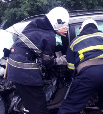 Рятувальники деблокували людей у ДТП на Мукачівщині