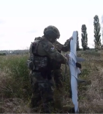 &quot;Готовили теракт&quot;: россияне показали украинский дрон, упавший под Васильевкой (видео)