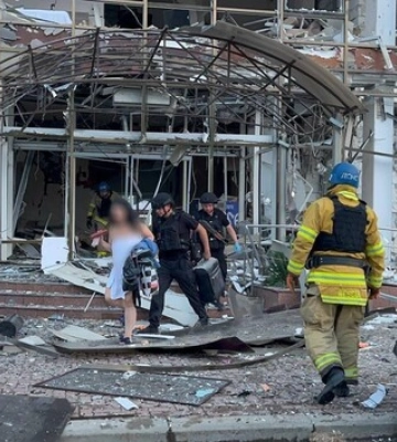 В результате очередного удара по Запорожью пострадали четверо детей, в том числе трехлетняя девочка