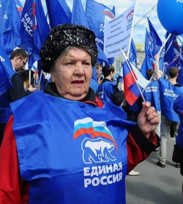 В Мелитополе директор школы перед “выборами” пиарит “единую россию” 