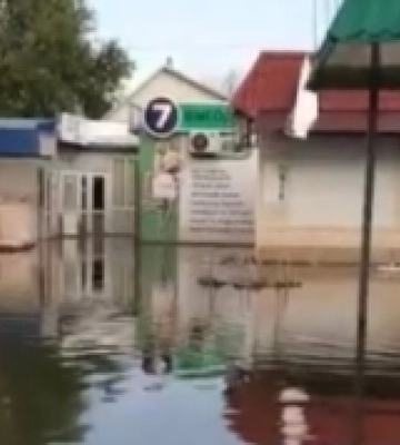 Підрив Каховської ГЕС: місто на Херсонщині досі під водою (відео)