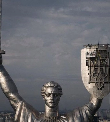 «Де тризуб замість радянського гербу». Куди хотіли влучити росіяни під час атаки на Київ — Ягун