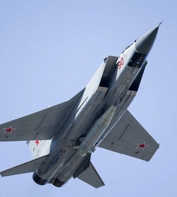 Удар &quot;Кинжалами&quot; по Киеву: обломки ракет упали на территории детской больницы, — КГВА (видео)