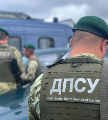 На Рівненщині прикордонники пострілами зупиняли молодиків, які були «під мухою»