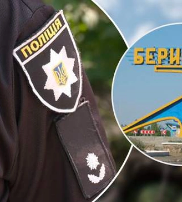 В Бериславе россияне атаковали полицейских из дрона: боеприпас попал в крышу их авто