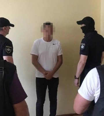 Вимагав хабар за переведення військового до іншого підрозділу: на Одещині затримали посадовця військової адміністрації