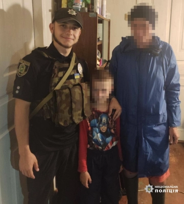 На Харьковщине искали 6-летнего мальчика, пока он спал дома под кроватью