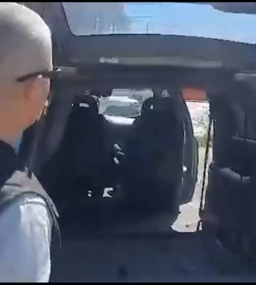 Ховалися під підлогою автівки: іноземці намагалися вивезти за кордон двох українців