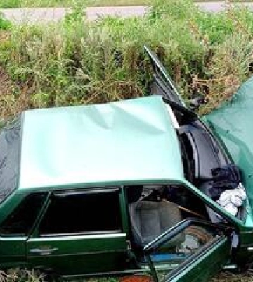 Під Карлівкою двоє людей травмувалися у ДТП