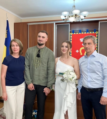 Нещодавно пройшов реабілітацію після поранення: на Волині захисник одружився з коханою