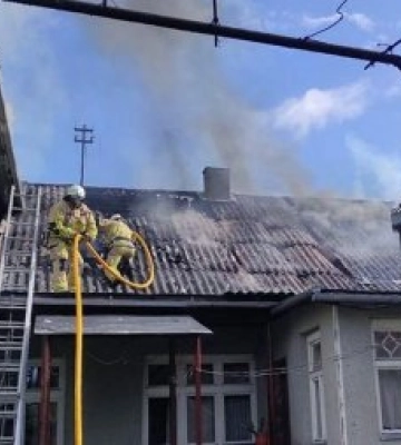 На  Рахівщині  горів дах житлового будинку