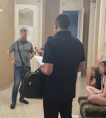 Сеть борделей для иностранцев, созданную полицейским, разоблачили в Одессе, - ГБР. ФОТОрепортаж