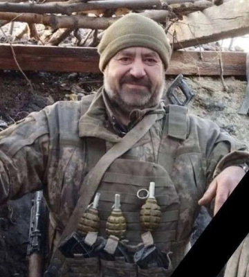 На щиті повернувся Героєм. На Дніпропетровщині попрощаються із Олександром Россолом