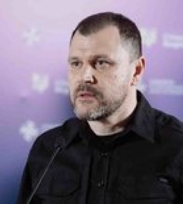 Россияне ударили бомбой по Орехову. Погиб 31-летний капитан полиции, 12 раненых — МВД