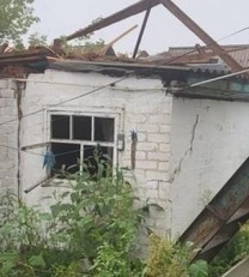 Ворог вночі атакував Україну &quot;шахедами&quot;: фото наслідків удару на Харківщині