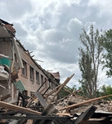Вранці ворог вдарив керованою авіабомбою по Оріхову: загинув поліцейський, ще 12 осіб – поранено