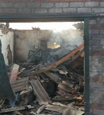 Вранці ворог вдарив керованою авіабомбою по Оріхову: загинув поліцейський, ще 12 осіб – поранено