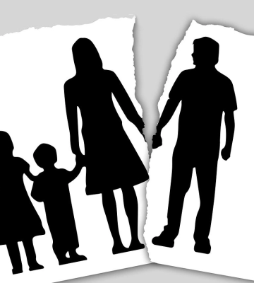 Українці все більше розлучаються та менше одружуються — дані Опендатабот за 2023 рік