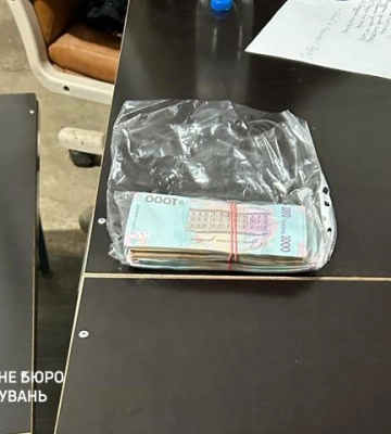 Звершили розслідування стосовно посадовця військової частини на Одещині, який вимагав 120 тисяч гривень у підлеглого