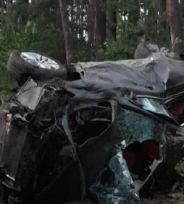 Автівка виїхала за межі дороги й перекинулася: у ДТП на Львівщині травмувалося двоє людей