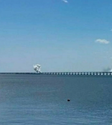 В оккупированном Бердянске прогремел взрыв в районе порта: над городом тянется облако дыма