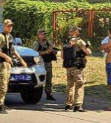 В окупованому Маріуполі росіяни посилили перевірки населення, є зниклі люди, - Андрющенко. ФОТОрепортаж