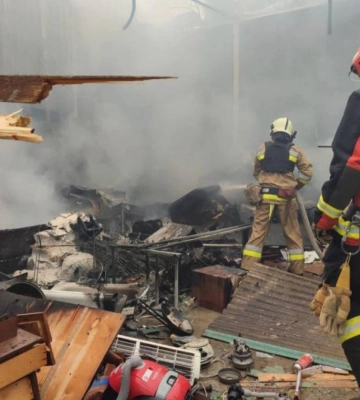 Окупанти обстріляли дві громади на Миколаїщині: пошкоджено будинки, горіли склади