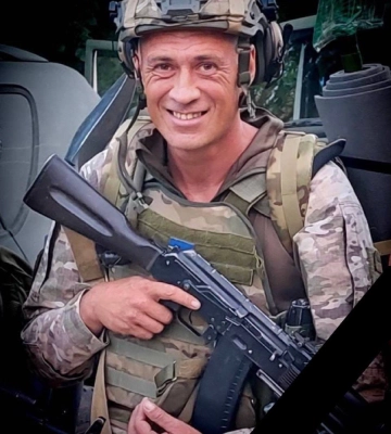 Залишилися два сини та дружина: на Дніпропетровщині попрощаються із загиблим захисником Денисом Корнієнком