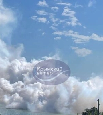 Рух Кримським мостом знову перекривали, повідомляли про 8 нових вибухів у районі Керчі (оновлено). ФОТО