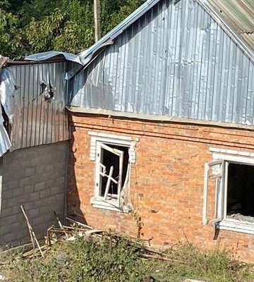 Враг трижды обстрелял из тяжелой артиллерии Никополь, повреждено 15 домов, 2 газопровода и 3 ЛЭП. ФОТОрепортаж