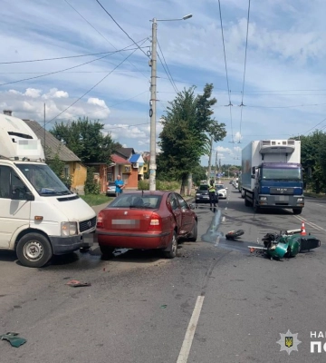 Внаслідок ДТП у Житомирі постраждали водій та пасажир мотоциклу (ФОТО)