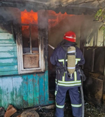 На Волині з палаючого будинку врятували чоловіка. Фото