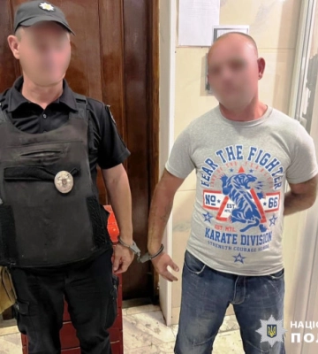 В Харкові чоловік побив та пограбував перехожого