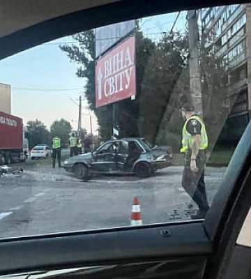У Кривому Розі сталася ДТП за участю легковика та вантажівки