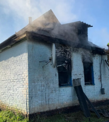 Вогнеборці на Полтавщині загасили пожежу в житловому будинку на площі близько 100 кв. метрів