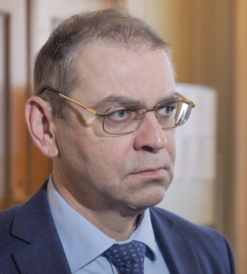 NYT: Найбільшим постачальником зброї в Україні став політик, якого Зеленський називав бандитом