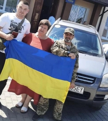 Громада на Рівненщині придбала автівку для захисників