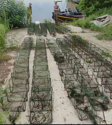 На Полтавщині поліція вилучила браконьєрські знаряддя лову з Кам’янського водосховища